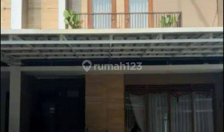 Rumah Nyaman Rasa Villa 3 Lantai Bagus Furnished SHM di Ciwaruga, Bandung Barat 1