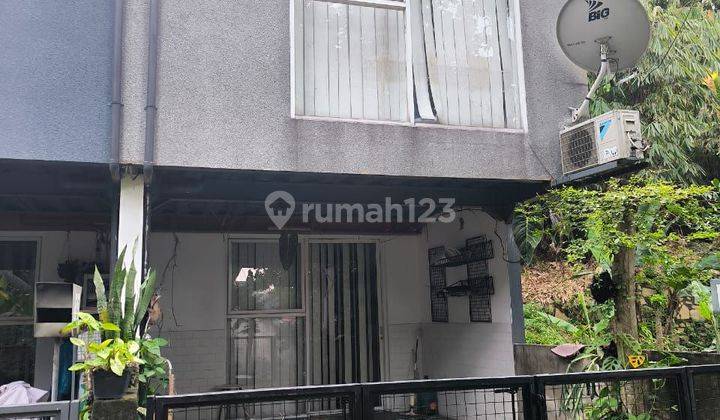 Rumah Estetik 2 Lantai Bagus SHM di Cikutra, Bandung 1