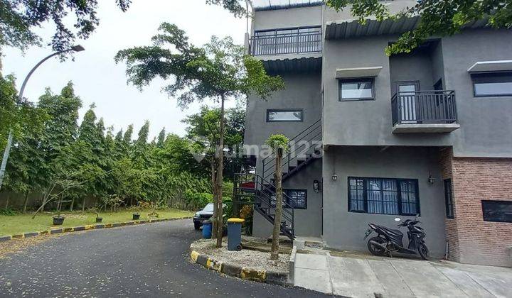 Rumah Unik Estetik 3 Lantai SHM di Cherryfield, Bandung 1