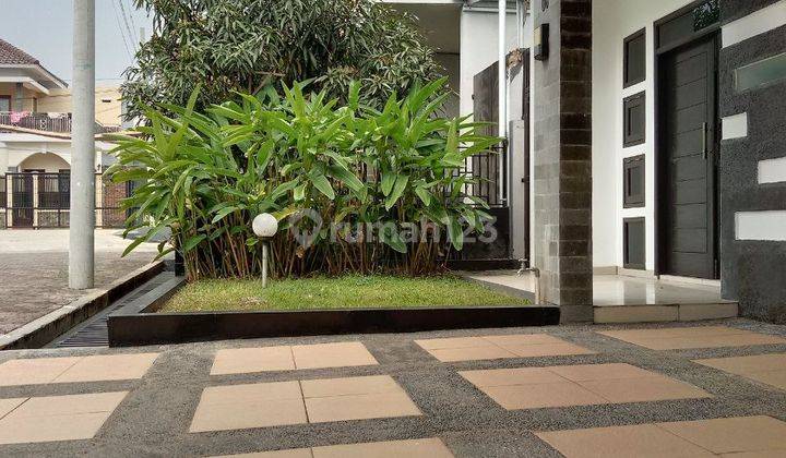 Rumah Megah Bangunan Baru Semi Furnished SHM di Jalan Pesantren, Cimahi 2