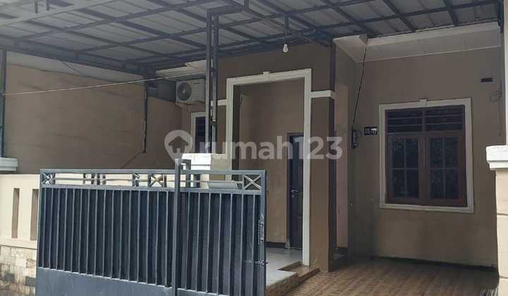 House in Medang Lestari Gading Serpong, Size 6 X 10 = 60 sqm, Building Area 50 sqm, 2 Bedrooms, 1 Kitchen, Wide Road Frontage, Semi-Furnished.