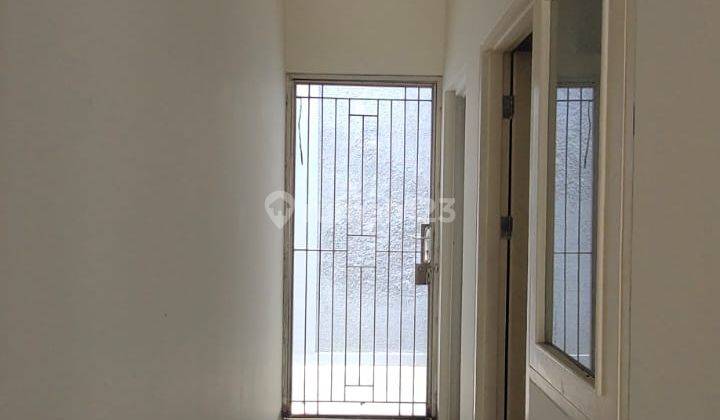 Rumah cantik di Cluster ruby PHG Gading Serpong rumah 2 Lantai luas 9 x 18 m = 162 m  lb 132 m kt 3+1 km 2+1 Barat Laut, ada ac , kitchen set dan gorden, jarang ada 4