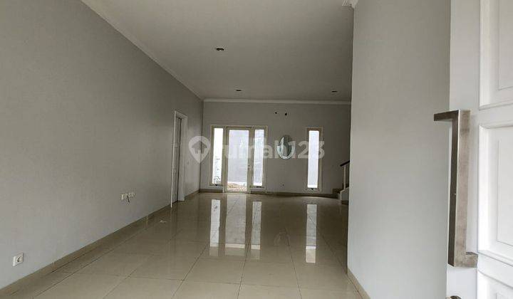 Rumah di Cluster grisea the spring gading serpong rumah 2 Lantai luas 180 m kt 3+1 km 3+1 rapi  3