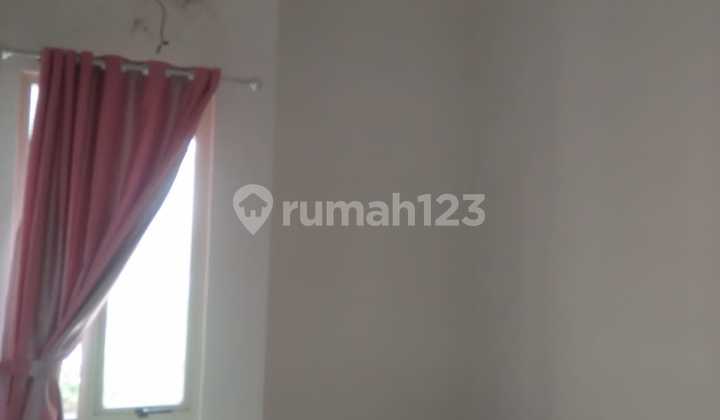 Rumah di Canary the spring gading serpong 2 Lantai luas 7 x 17 m kt 2+1 km 2+1 ada ac 1 di kamar utama, ada garasi dalam  5