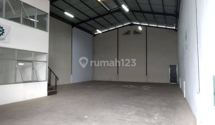 Gudang Bizhub Serpong luas 12 x 42 m= 504 m, lb 12 x 24 m= 288 m, ada ruang kantor 2 lantai 2