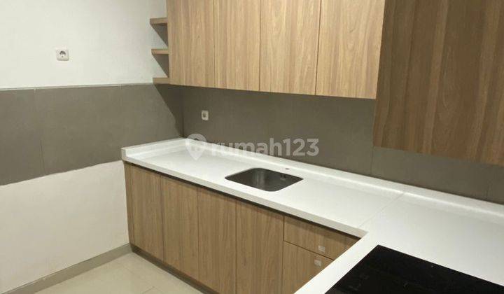 Rumah di Sutera winona alam sutera 3 Lantai luas 6 x 18 = 108 m lb 195 m kt 3+1 km 3+1, ada ac tiap kamar 2