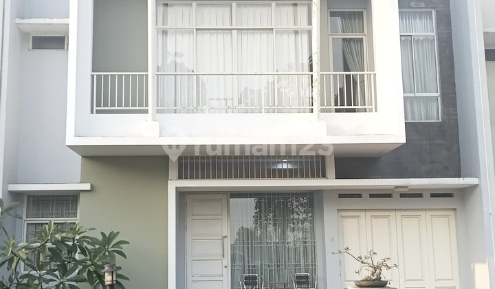 Price Drop, Affordable House in Grisea Cluster, The Spring Gading Serpong, Size 10x18 M, 3+1 Bedrooms, 3+1 Bathrooms, Well-Maintained.