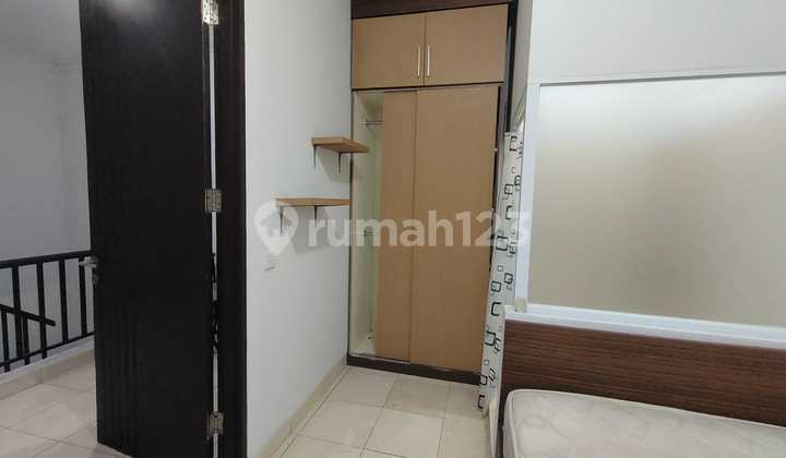 House in BSD Foresta Studento, 84 sqm land, 96 sqm building, 5 bedrooms, 6 bathrooms, AC in every room, living room on the 2nd floor, suitable for investment. 2