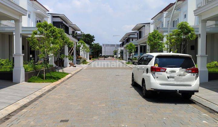 Rumah Besar Di Pasadena Gading Serpong Luas 10 X 18 = 180 M Lb 200 M Kt 4+1 Km 3+1 Semi Furnish: Ac, Kitchen Set, Meja Makan Dll 2