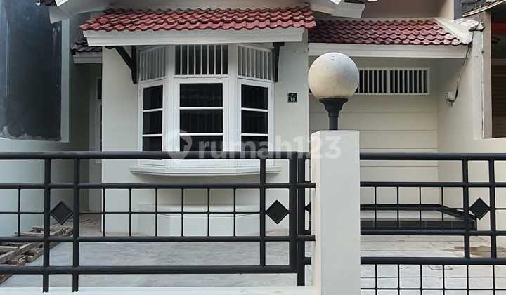 Beautiful House in Sector 1 C Gading Serpong, Area 126 M², Building Area 80 M², 2+1 Bedrooms, 1+1 Bathrooms, Already Neatly Renovated Ready to Use, Strategic Location Near Bpk Penabur School.