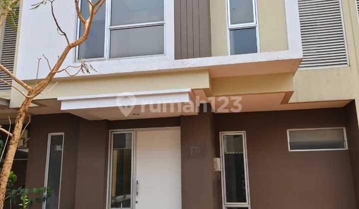 House in Malibu Village Gading Serpong Area 7 X 8 = 56 M Building Area 68M Bedrooms 2+1 Bathrooms 2 Vacant