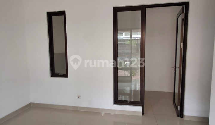 Rumah di Malibu Village Gading Serpong Luas 7 X 8 = 56 M Lb 68 M Kt 2 Km 2 , Ac 2, Sudah Renovasi Dapur Pindah ke Belakang 2