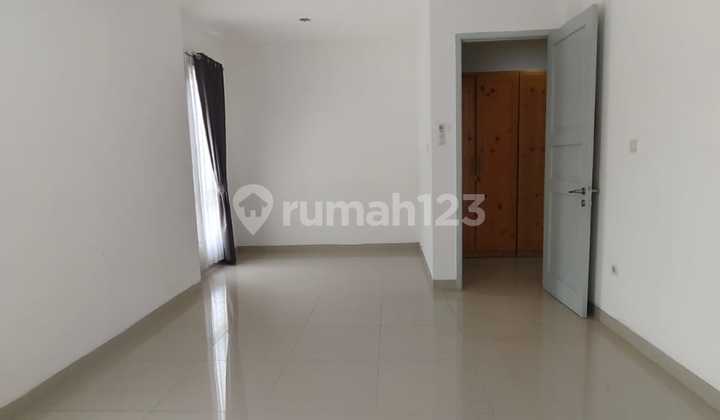 Rumah Di Elista Village Gading Serpong Rumah 2 Lantai Luas 7 X 12= 84 M Kt 3+1 Km 3+1 Ada 3 Ac, 2 Lemari Pakaian, Gorden, Teralis  2