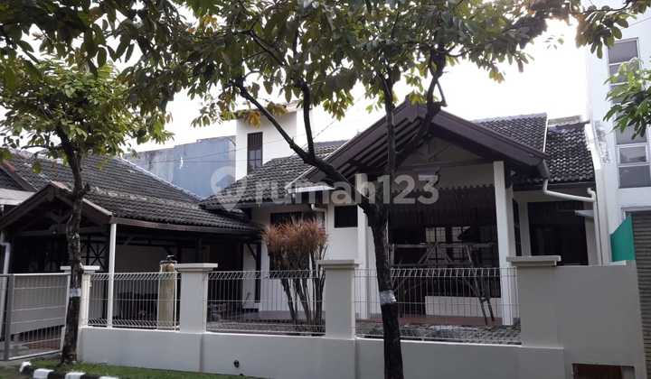 Rumah Di Kemang Pratama 1 Bekasi Luas 12 X 18 M = 216 M Kt 3+1 Km 2+1 , Rumah 1 1/2 Lantai, Ada Ruang Jemur, Gudang Dan Kt Art Di Lt 2, Layout Maksimal , Pencahayaan Bagus, Lokasi Strategis Dekat Sekolah Al Azhar, Marsudirini, Rs Elisabeth , Dekat Akses T 1