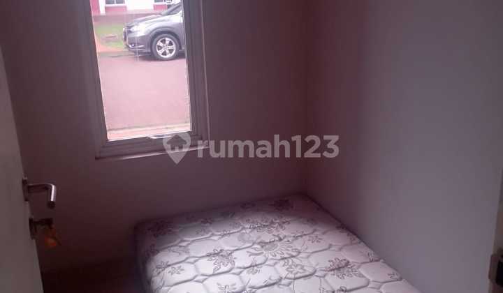 House in Malibu Village Gading Serpong, 2-story house, area 7 X 8 = 56 M, building area 68, 2+1 bedrooms, 2 bathrooms, 2 air conditioners, beds, kitchen set. 2