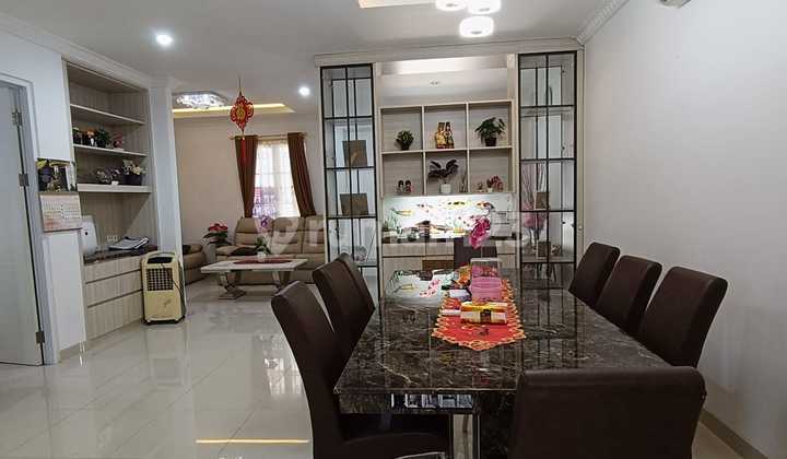 Rumah Granada At Menaggio Village Gading Serpong Luas 8 X 17 = 136 M LB 141 M KT 3 KM 3, Ac dan Kitchen Set, Sudah Renov