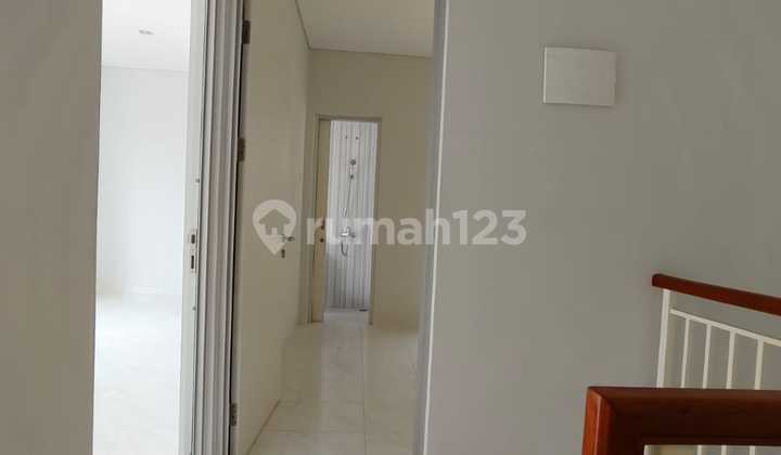 House in Malibu Village Gading Serpong Area 7 X 8 = 56 M Building Area 68M Bedrooms 2+1 Bathrooms 2 Vacant 2