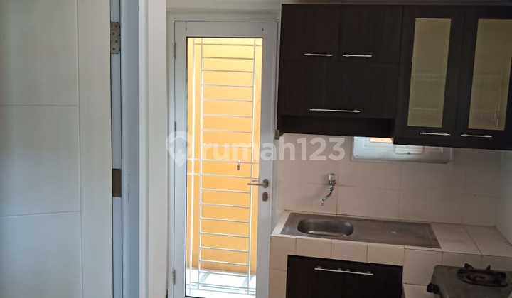 Rumah Omaha Village Gading Serpong Split Level Luas 12x8 = 96 M Lb 120 M Kt 3+1 Km 3+1 , Ada Ac, Kitchen Set, Gorden, Carport 2 Mobil 2