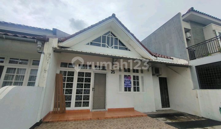 House in Taman Cendana Golf Lippo Karawaci Central, Size 8 X 18 M, 3+1 Bedrooms, 2+1 Bathrooms, Near SPH School, Dian Harapan, Karawaci Supermall, Safe and Comfortable Environment.
