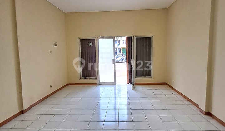 2-Story Shop House Facing Santa Monika Gading Serpong Road, Size 4.5 x 14 M, Building Area 110 M, Strategically Located Near Tarakanita School 2-Story Shop House Facing Santa Monika Gading Serpong Road, Size 4.5 x 14 M, Building Area 110 M, Strategically Located Near Tarakanita School