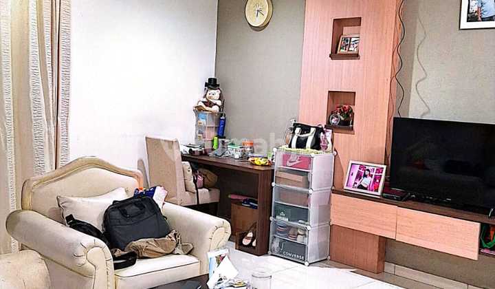 House in Medang Lestari Gading Serpong, Size 10 X 12 = 120 m², Building Area 100 m², 2 Bedrooms, 1 Kitchen, Located on the Main Road in Front of the House.