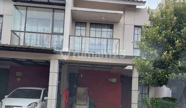 Two-Story House in Green Village, Ready to Move In, Negotiable, Great Location. Two-Story House in Green Village, Ready to Move In, Negotiable, Great Location.