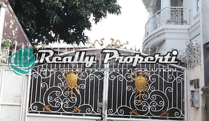 Rumah Mewah 2 Lantai Semi Furnished Di Jatiwaringin Pondok Gede 2