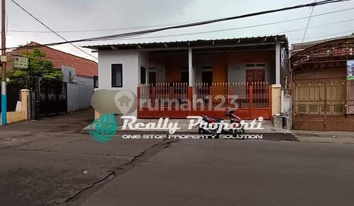 Rumah sewa Pinggir Jalan di Pondok Gede Bekasi  1