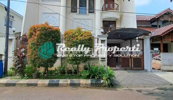 Rumah Mewah 3 Lantai Semi Furnished di Jatiwarna Bekasi 1