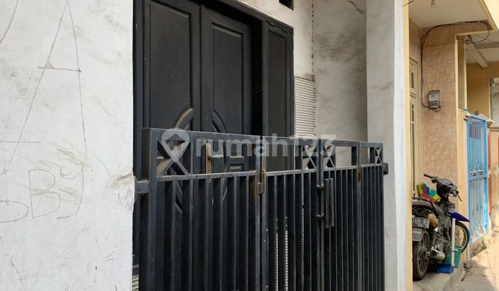 For Sale: Surabaya Horse Racing Market Shop, Strategic Location