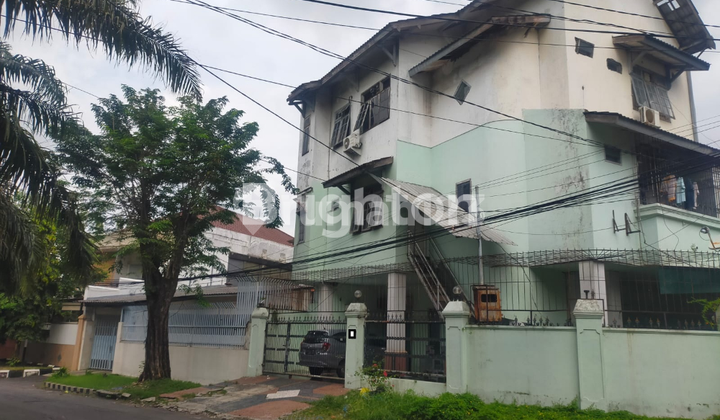RUMAH DAN KANTOR 3 LT DI JL PATTIMURA SURABAYA