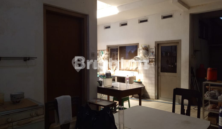 RUMAH TINGGAL COCOK UNTUK CAFE DENGAN NUANSA RUMAH KUNO, TAMBAKSARI 2