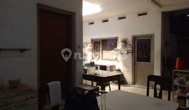 RUMAH TINGGAL COCOK UNTUK CAFE DENGAN NUANSA RUMAH KUNO, TAMBAKSARI 2