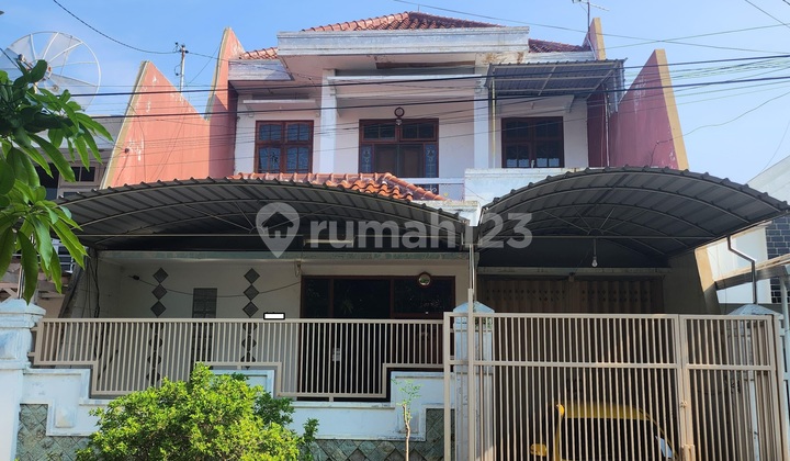 TWO-STORY HOUSE BEHIND WEST WISMA PERMAI, GALAXY MALL