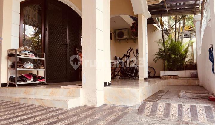 Ready-to-Occupy Comfortable and Beautiful House on Sidosermo Pdk Street, Surabaya 2