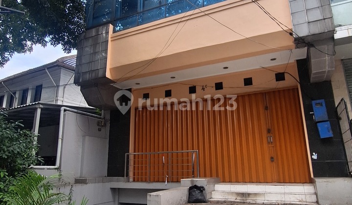 Ruko di Jl. Veteran No.3, Kebon Pisang, Sumur Bandung, Bandung, 40112, Lengkong 100.0 m² Unfurnished SHM Ruko di Jl. Veteran No.3, Kebon Pisang, Sumur Bandung, Bandung, 40112, Lengkong 100.0 m² Unfurnished SHM