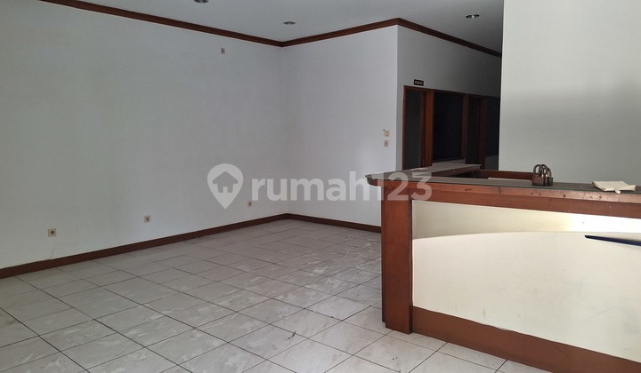 Ruko ******** Jl. di Jl. Veteran No.7, Kebon Pisang, Sumur Bandung, Bandung, 40112, Bandung Kota Unfurnished Ruko ******** Jl. di Jl. Veteran No.7, Kebon Pisang, Sumur Bandung, Bandung, 40112, Bandung Kota Unfurnished