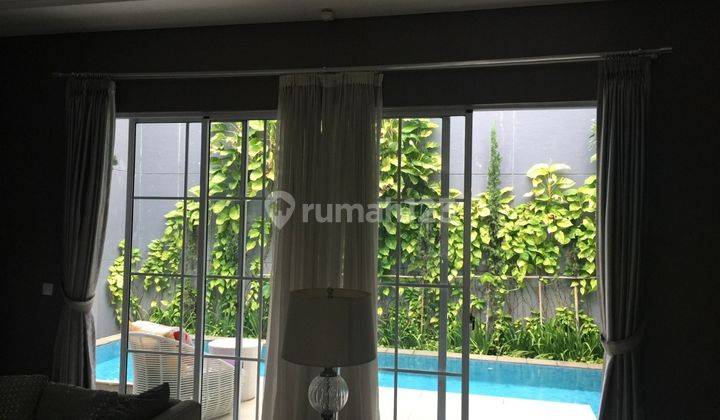 Di Jual Murah Rumah Kolam Renang Di De Park Cluster De Maja 2