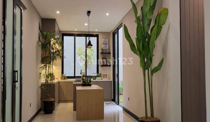 Dijual Rumah Baru Cantik 3lantai Di Nusaloka BSD (rr) 2