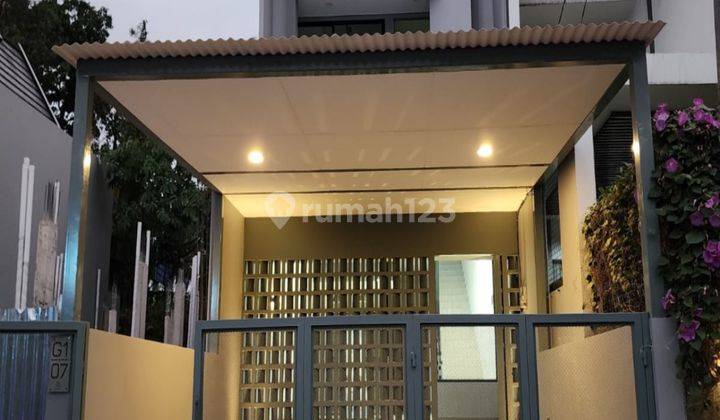 Dijual Rumah Baru Cakep Di Versailes Griya Loka 1