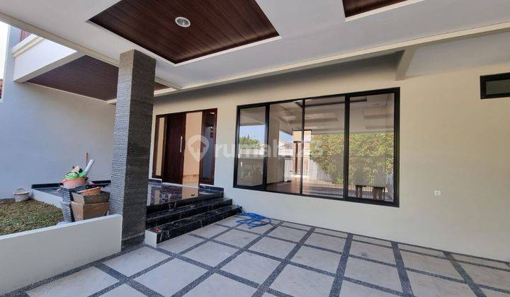 Dijual Rumah Baru Ada Kolam Renang Di Kencana Loka BSD Serpong 1