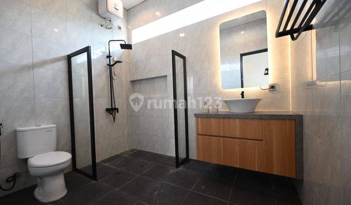 Dijual Rumah Cantik Renovasi Baru Furnished Di Kencana Loka BSD Serpong 2