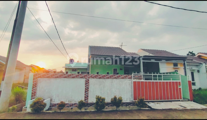 Dijual Rumah Cantik Rapih Siap Huni Di Parung Panjang