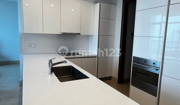 Luxury Apartment Near Shopping Center 3 Bedroom Furnished