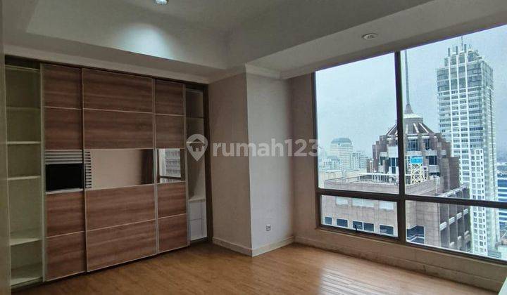 Sewa Apartemen Sudirman Mansion 3BR Private Lift Lantai 30 Unit 30K 1