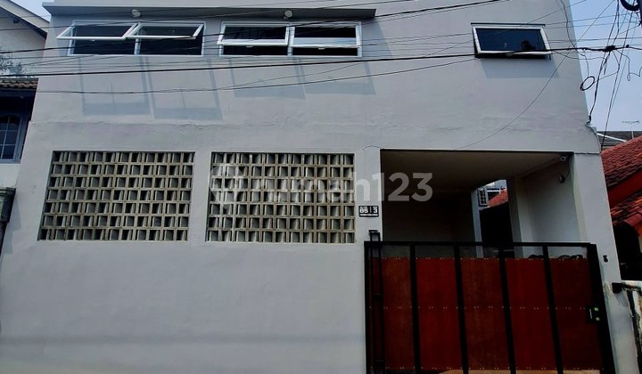 Dijual Rumah Kost 16 Kamar Full Furnished Full Terisi Lokasi Strategis Bintaro 