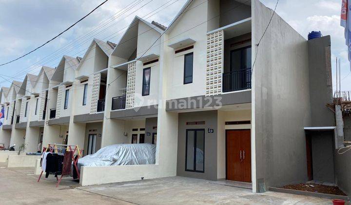 Rumah 2 Lantai Semi Furnished SHM di Jl. H. Muchtar, Depok 1