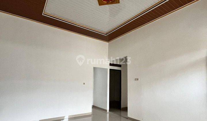 Rumah 2 Lantai Semi Furnished SHM di Jl. H. Muchtar, Depok 2