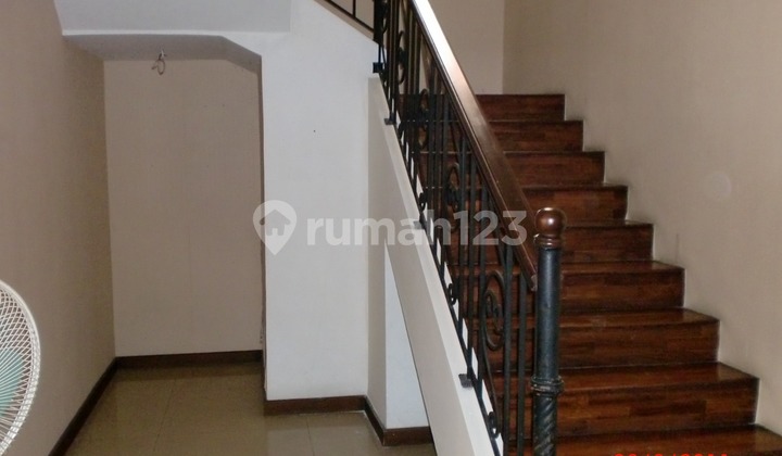 Kebayoran Baru Tenang Elit Strategis - Cisanggiri