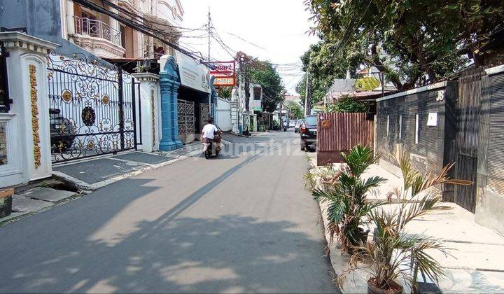 Rumah Mewah Swimming Pool Strategis 3 Lantai Di Salemba Jakarta Pusat 2